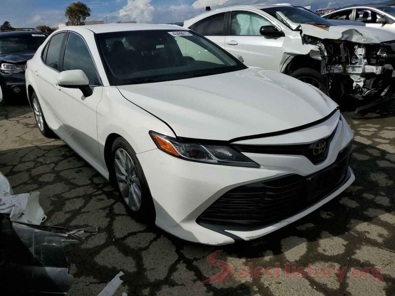 JTNB11HKXJ3056704 2018 TOYOTA CAMRY