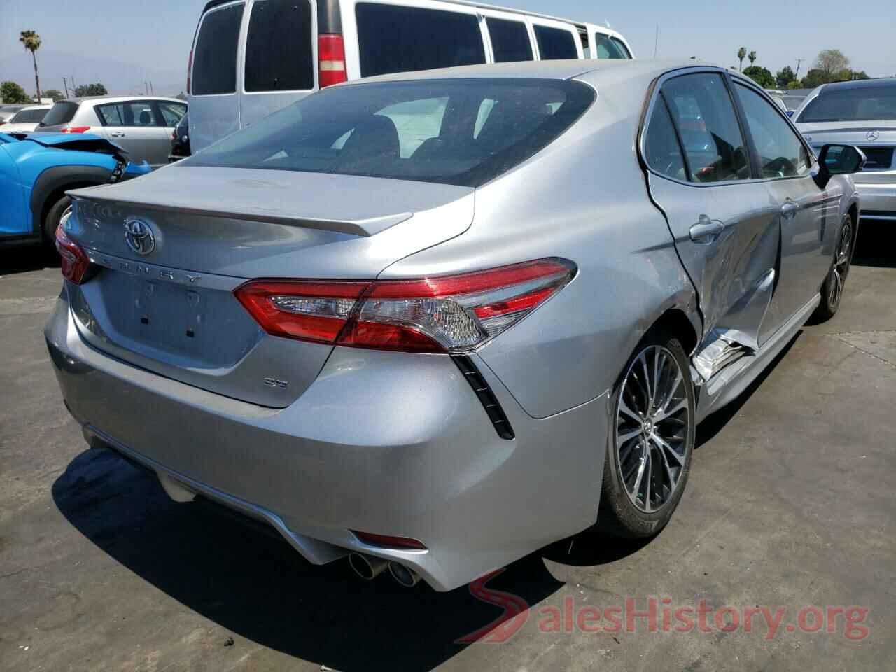 4T1B11HK5JU571118 2018 TOYOTA CAMRY