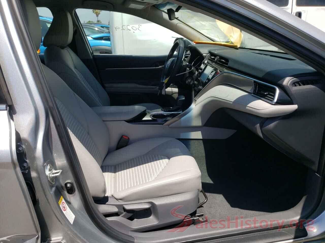 4T1B11HK5JU571118 2018 TOYOTA CAMRY