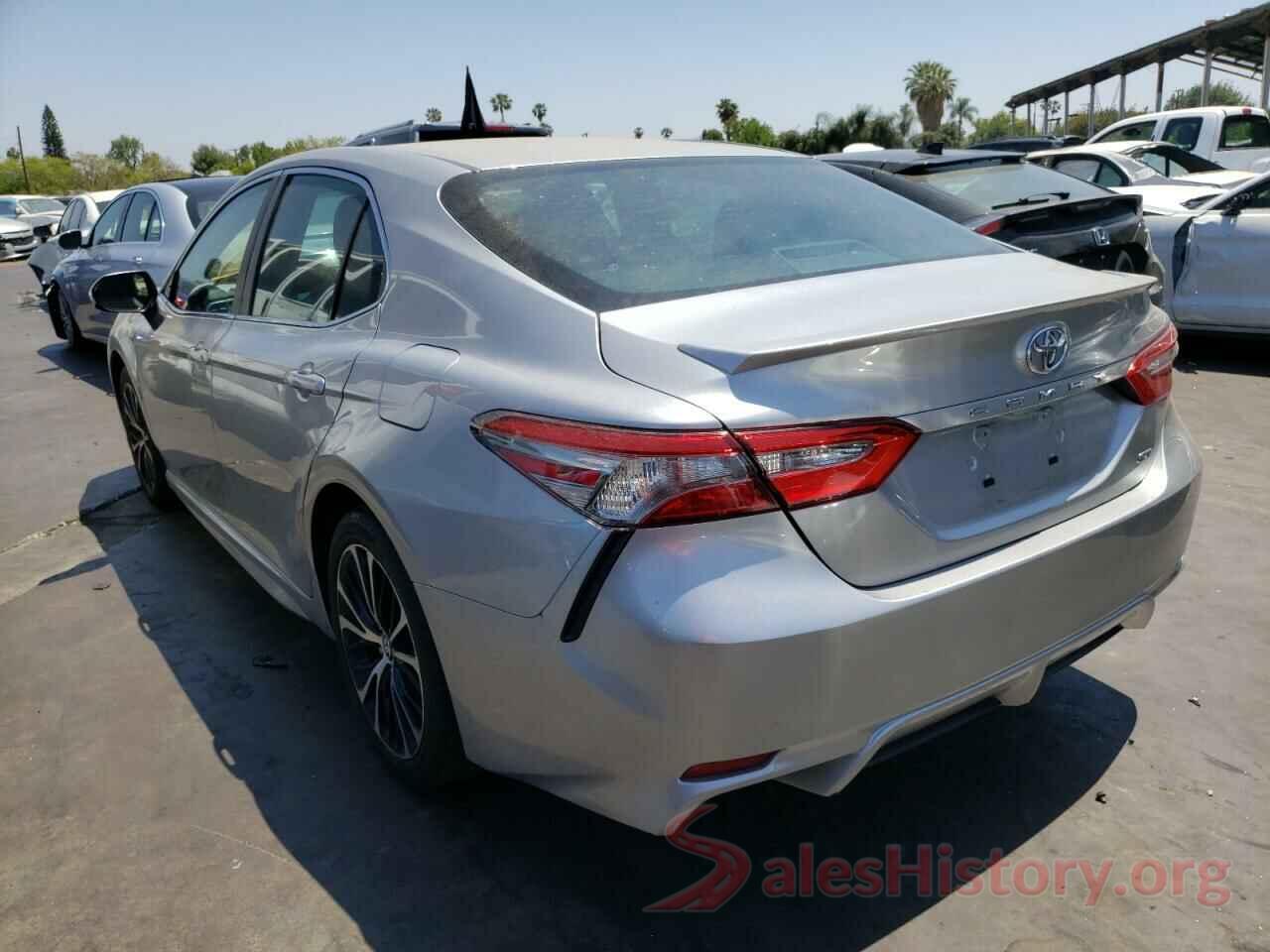 4T1B11HK5JU571118 2018 TOYOTA CAMRY