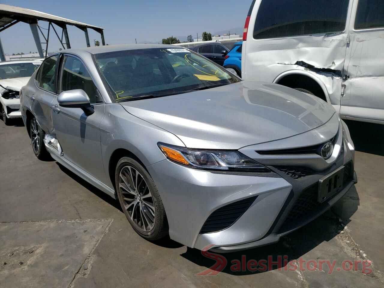 4T1B11HK5JU571118 2018 TOYOTA CAMRY