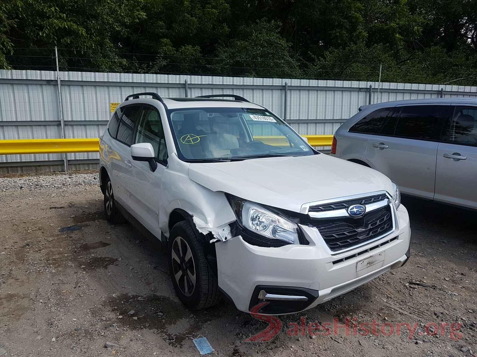 JF2SJAGC1JH613972 2018 SUBARU FORESTER