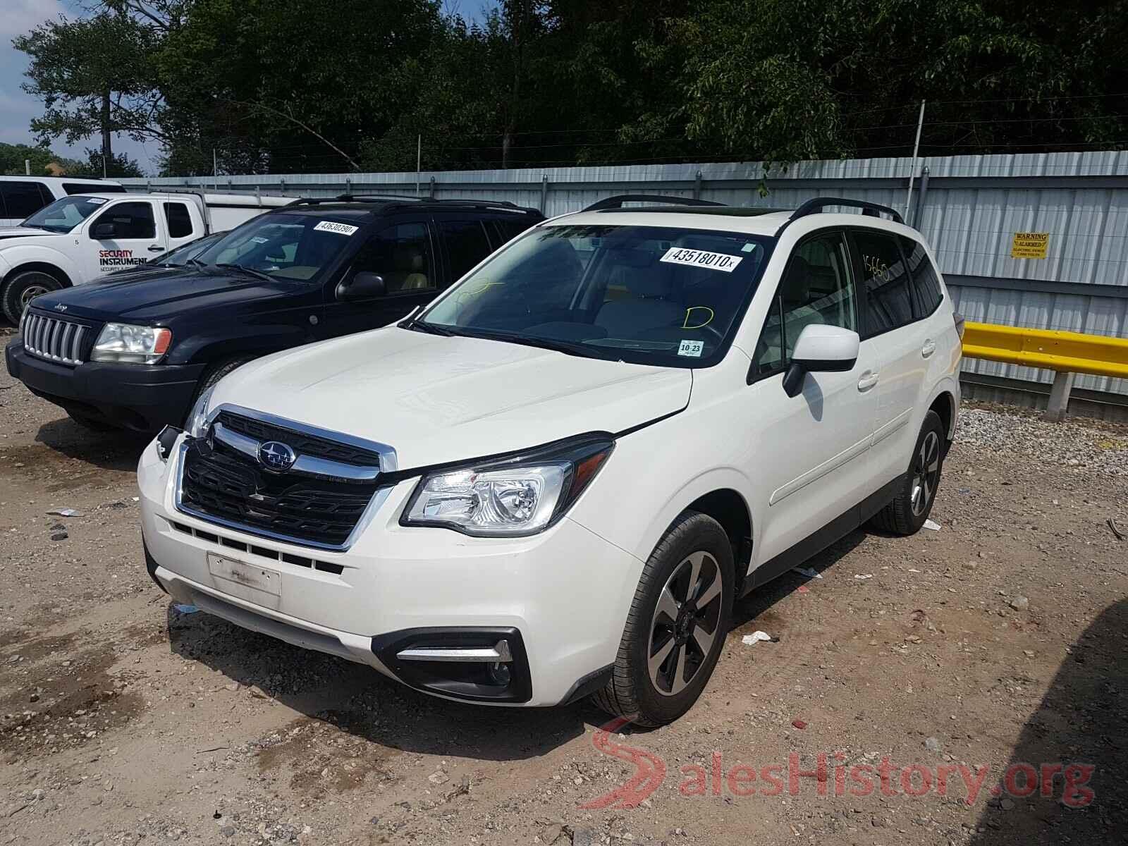 JF2SJAGC1JH613972 2018 SUBARU FORESTER