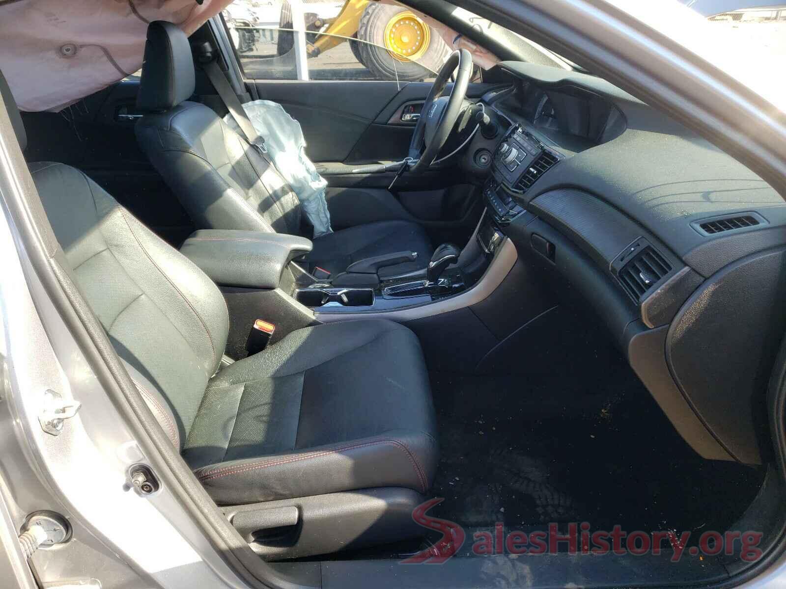 1HGCR2F1XHA258631 2017 HONDA ACCORD