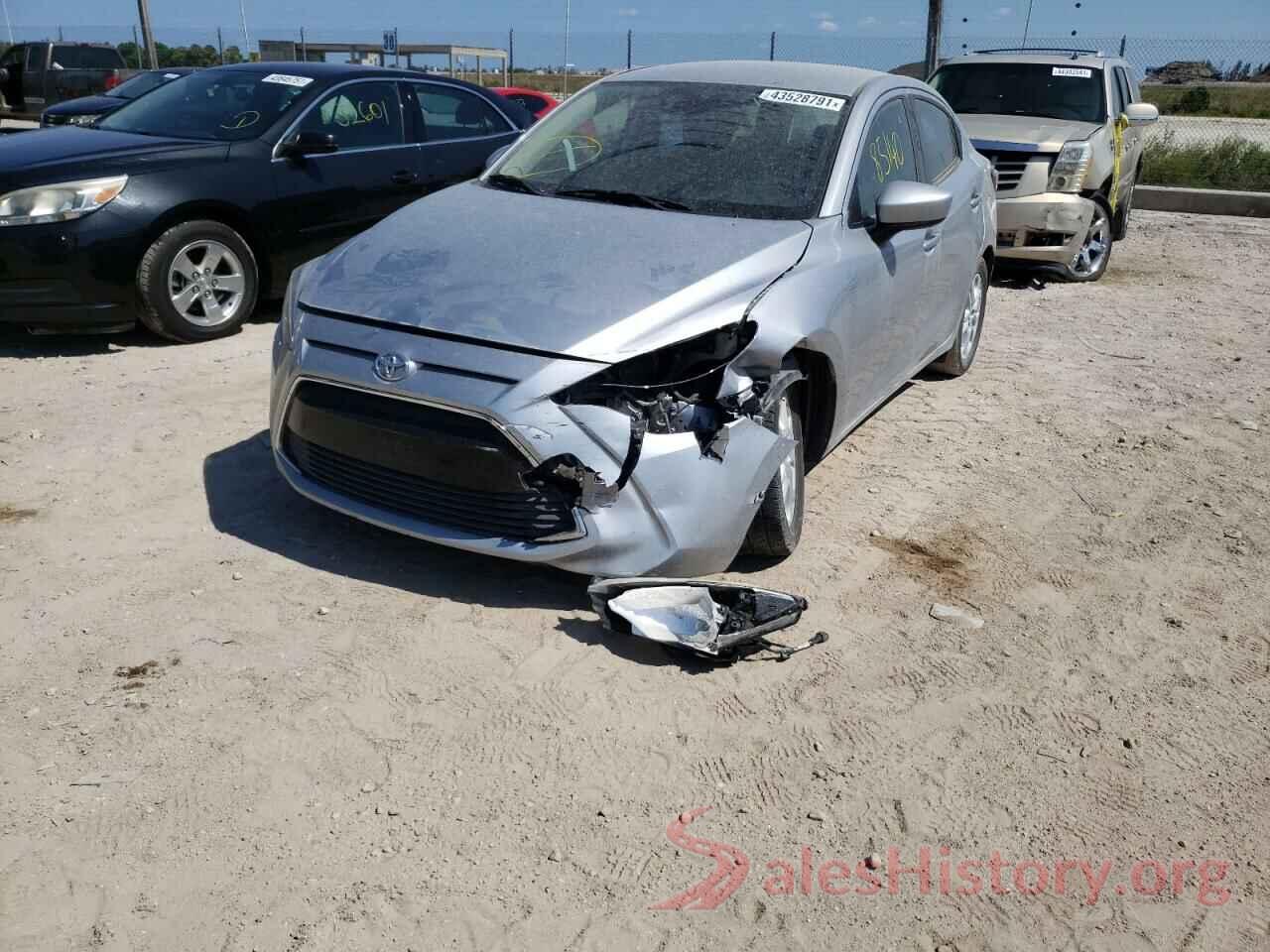 3MYDLBYV8HY157430 2017 TOYOTA YARIS