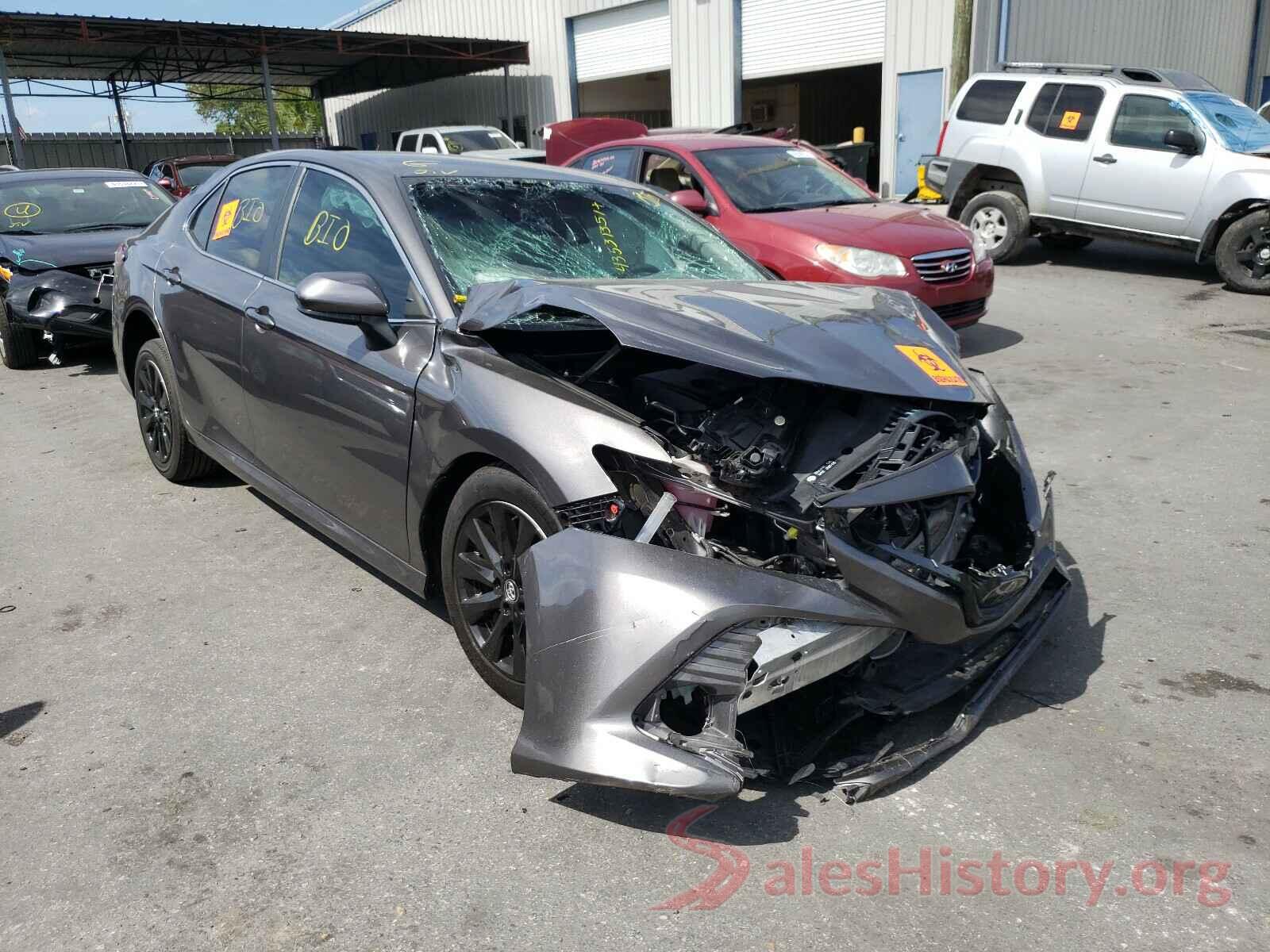 4T1B11HK7JU118652 2018 TOYOTA CAMRY