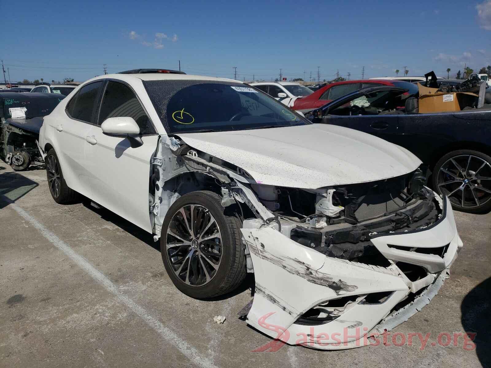 JTNB11HK3J3049996 2018 TOYOTA CAMRY