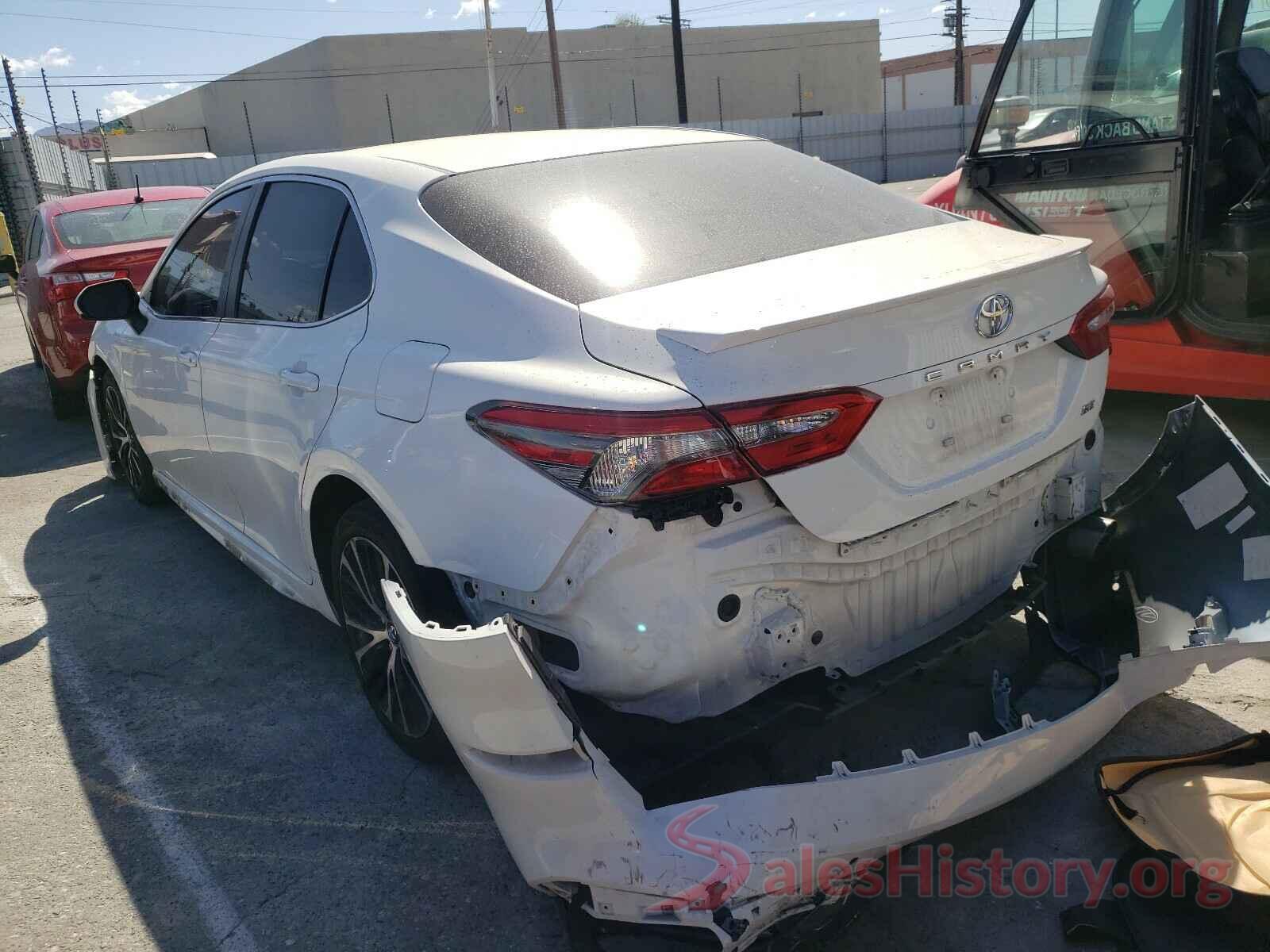 JTNB11HK3J3049996 2018 TOYOTA CAMRY