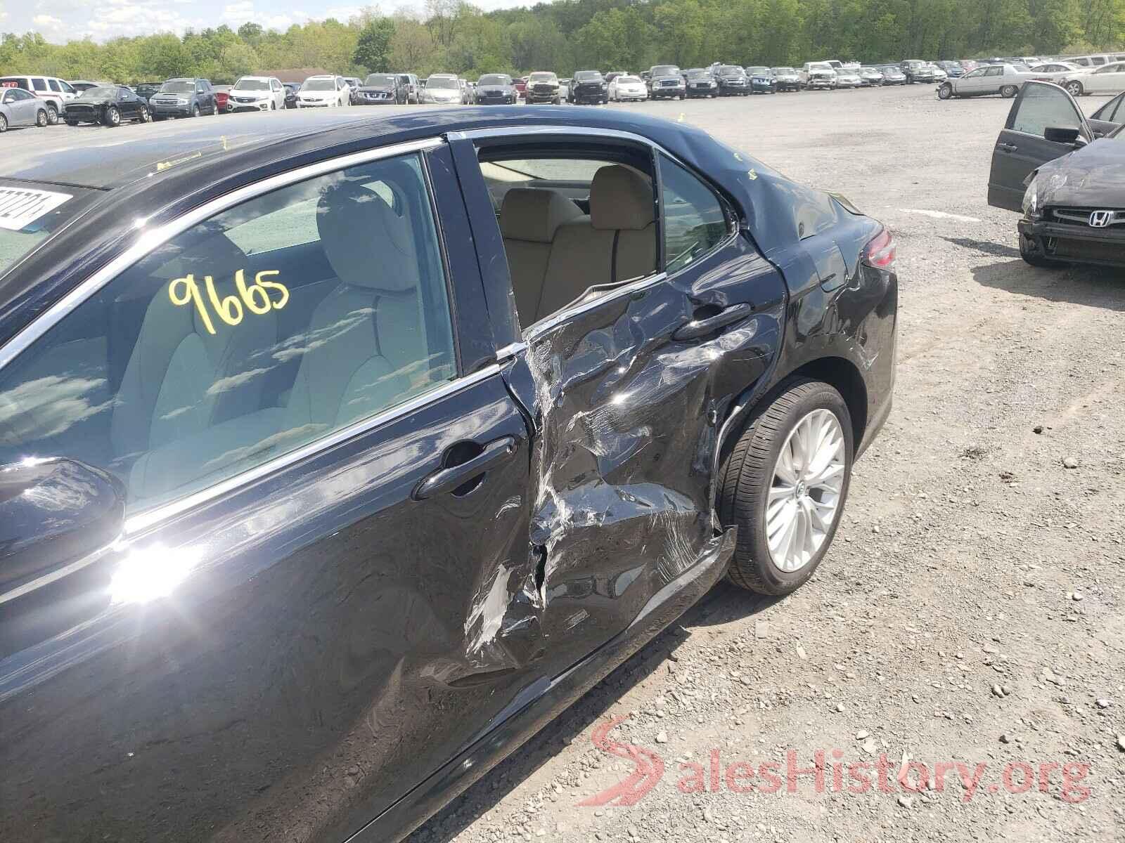 4T1B11HK2JU026753 2018 TOYOTA CAMRY