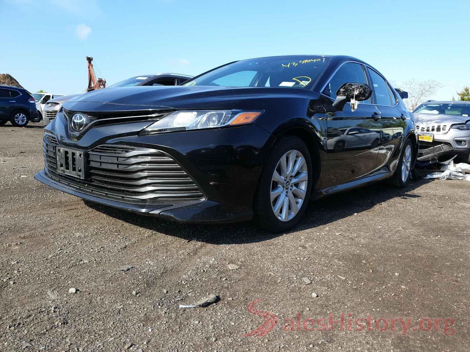 4T1B11HK9JU640456 2018 TOYOTA CAMRY