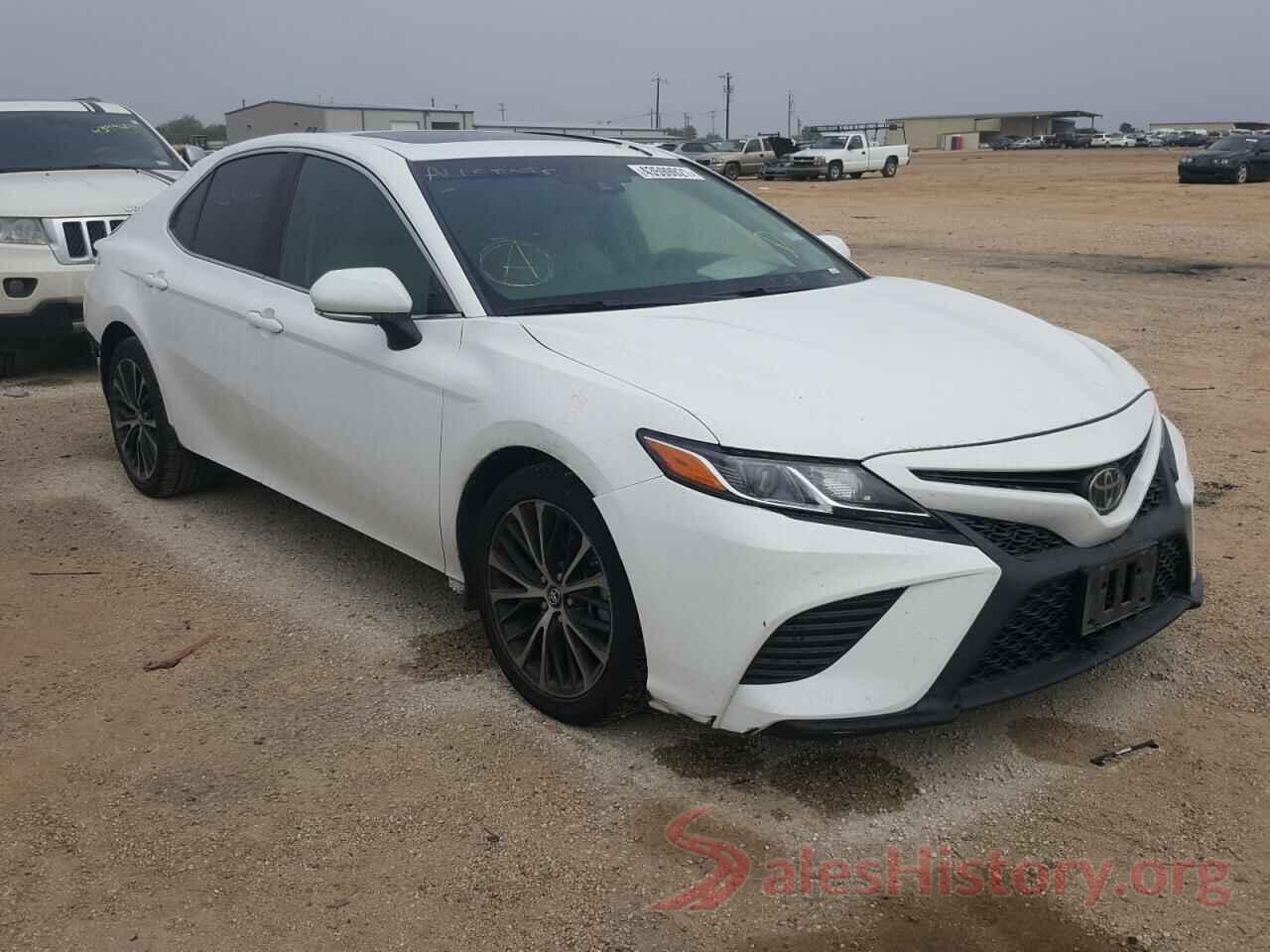 4T1B11HK5JU046558 2018 TOYOTA CAMRY