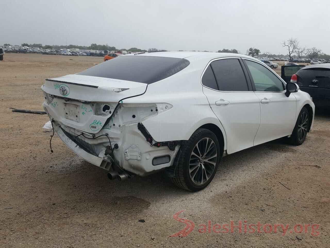 4T1B11HK5JU046558 2018 TOYOTA CAMRY