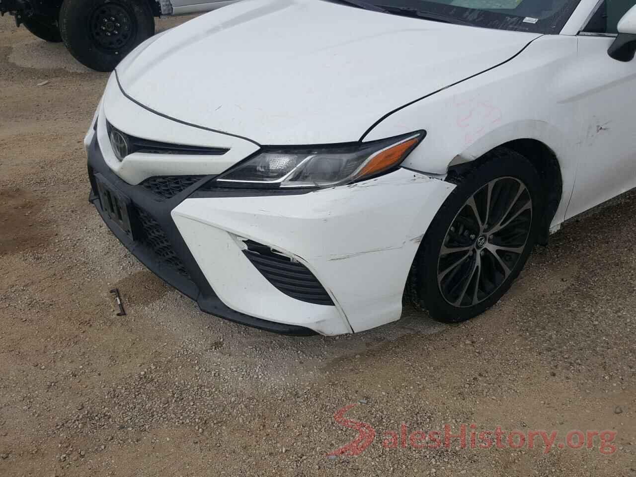 4T1B11HK5JU046558 2018 TOYOTA CAMRY