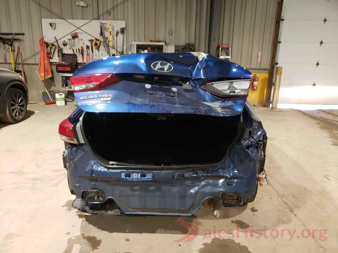 5NPD74LF5JH375214 2018 HYUNDAI ELANTRA