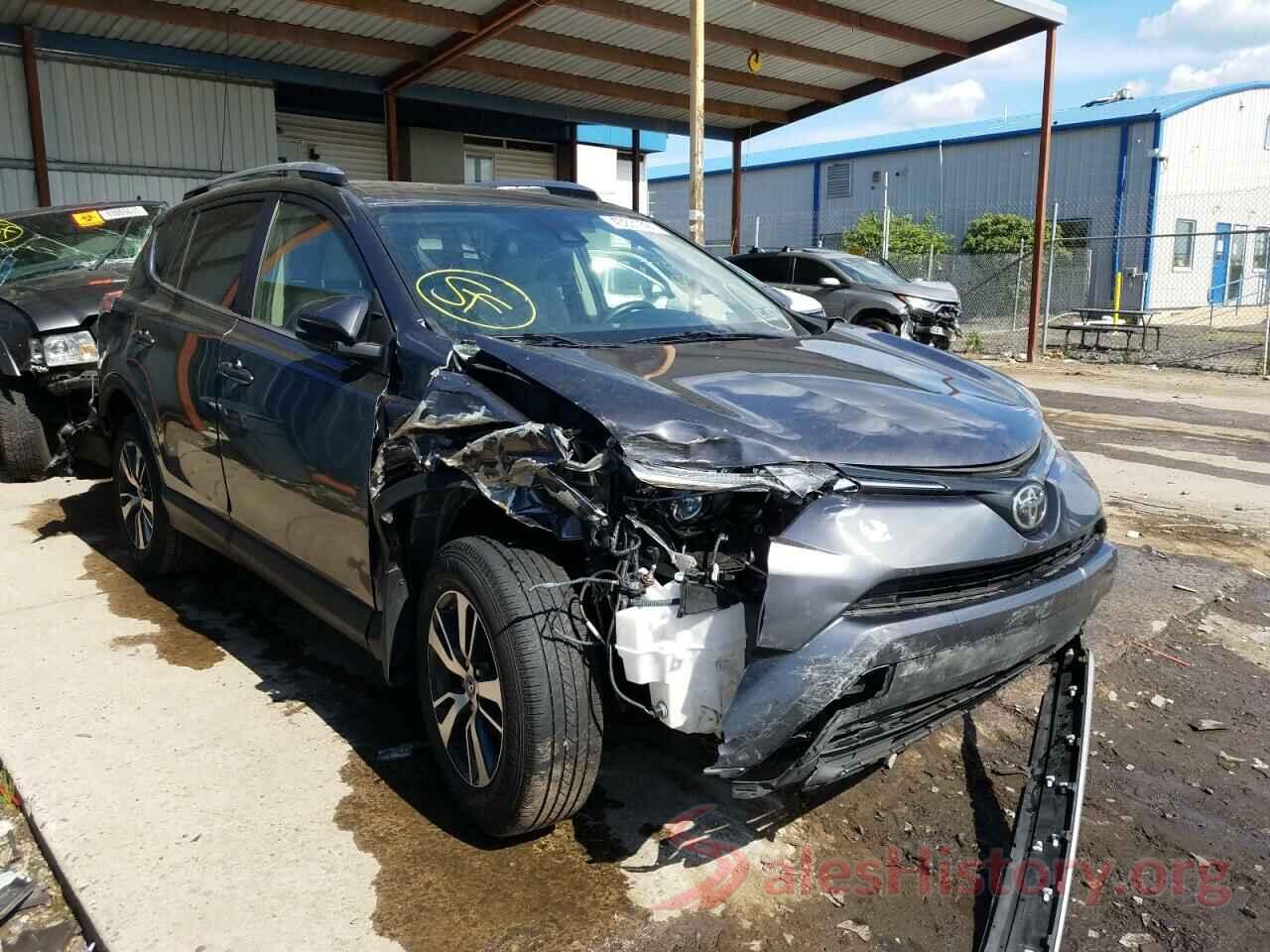 JTMRFREV0HJ715879 2017 TOYOTA RAV4