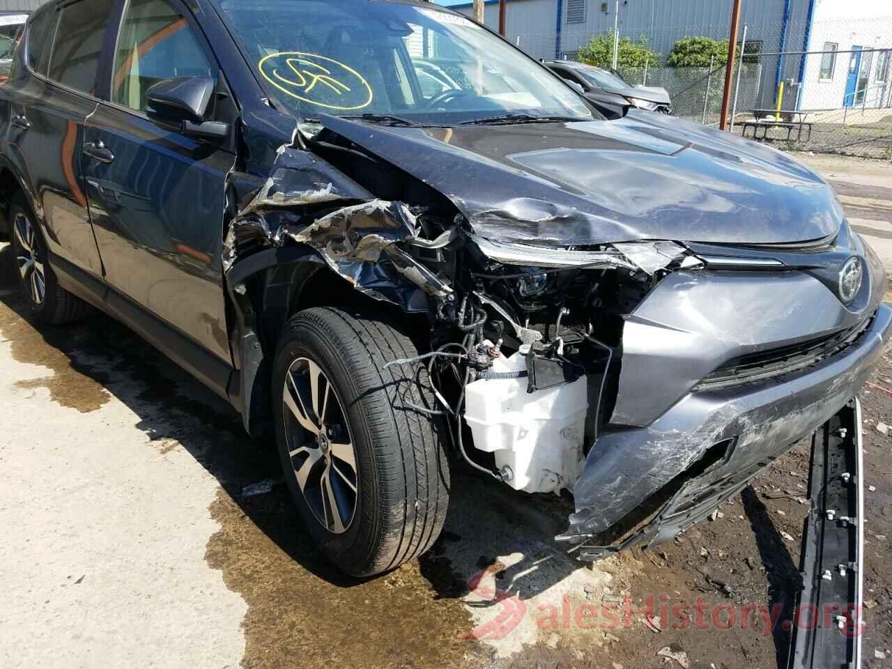 JTMRFREV0HJ715879 2017 TOYOTA RAV4