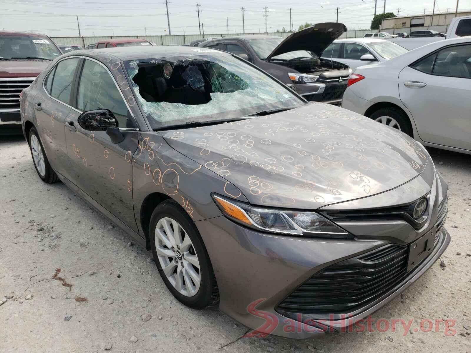 4T1B11HK1JU089052 2018 TOYOTA CAMRY