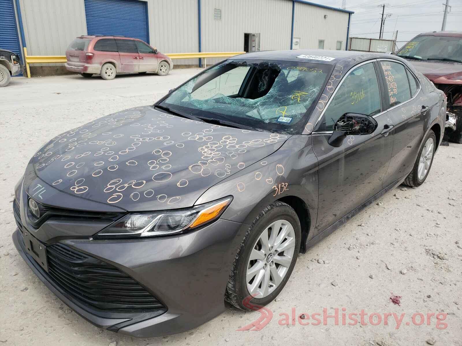 4T1B11HK1JU089052 2018 TOYOTA CAMRY