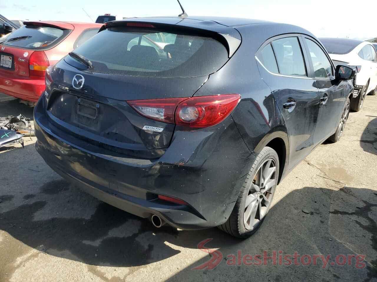 3MZBN1L31JM215078 2018 MAZDA 3