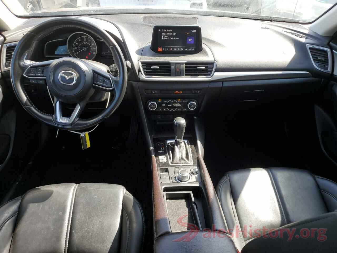 3MZBN1L31JM215078 2018 MAZDA 3