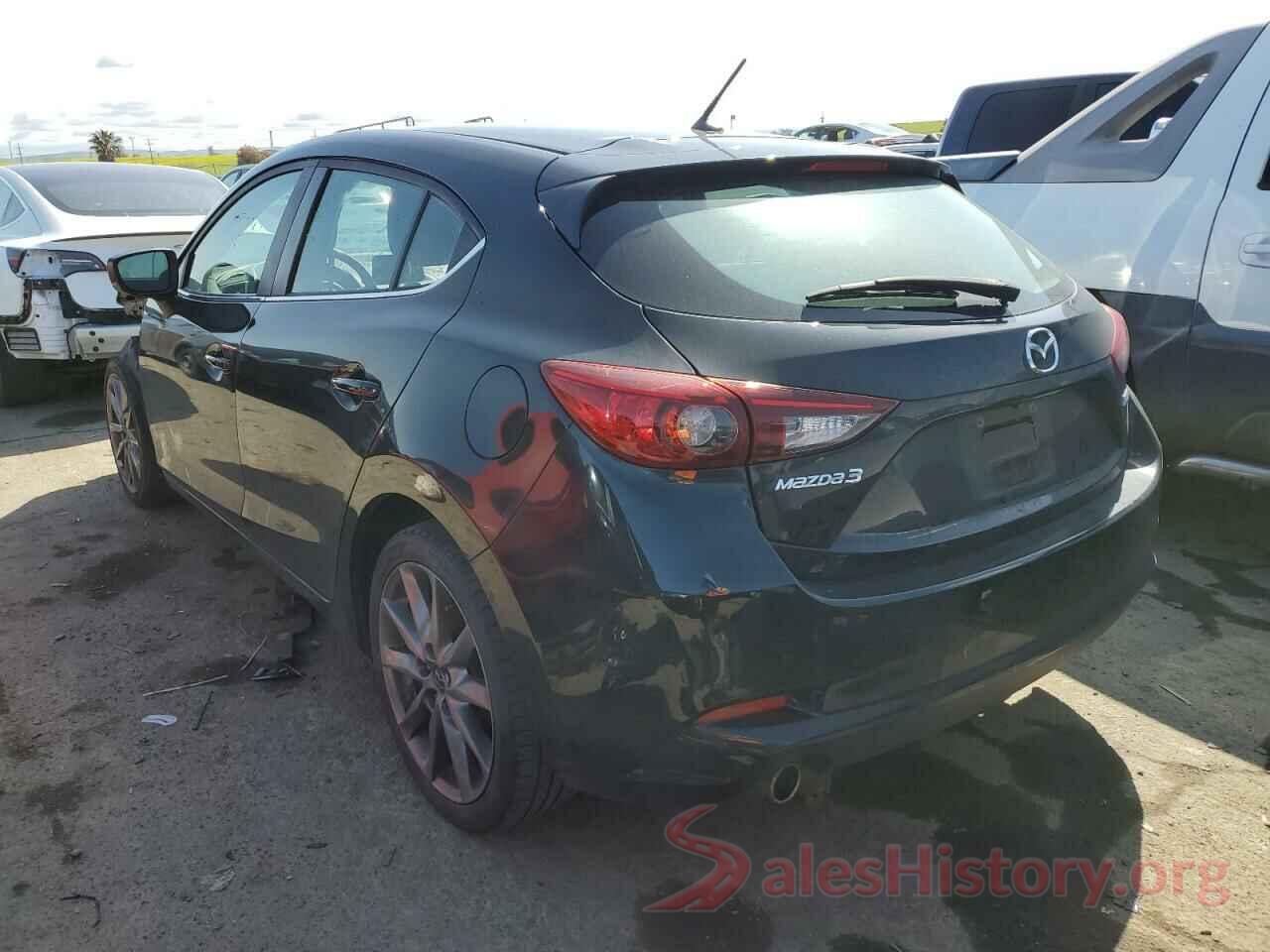 3MZBN1L31JM215078 2018 MAZDA 3