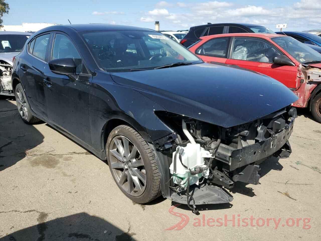 3MZBN1L31JM215078 2018 MAZDA 3