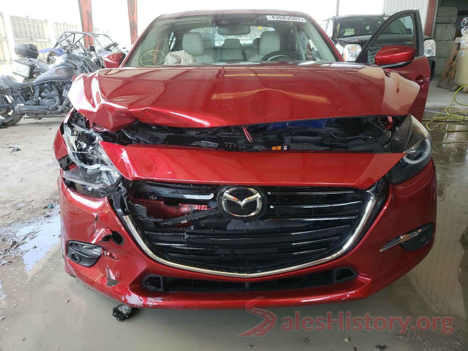 3MZBN1W38JM218698 2018 MAZDA 3