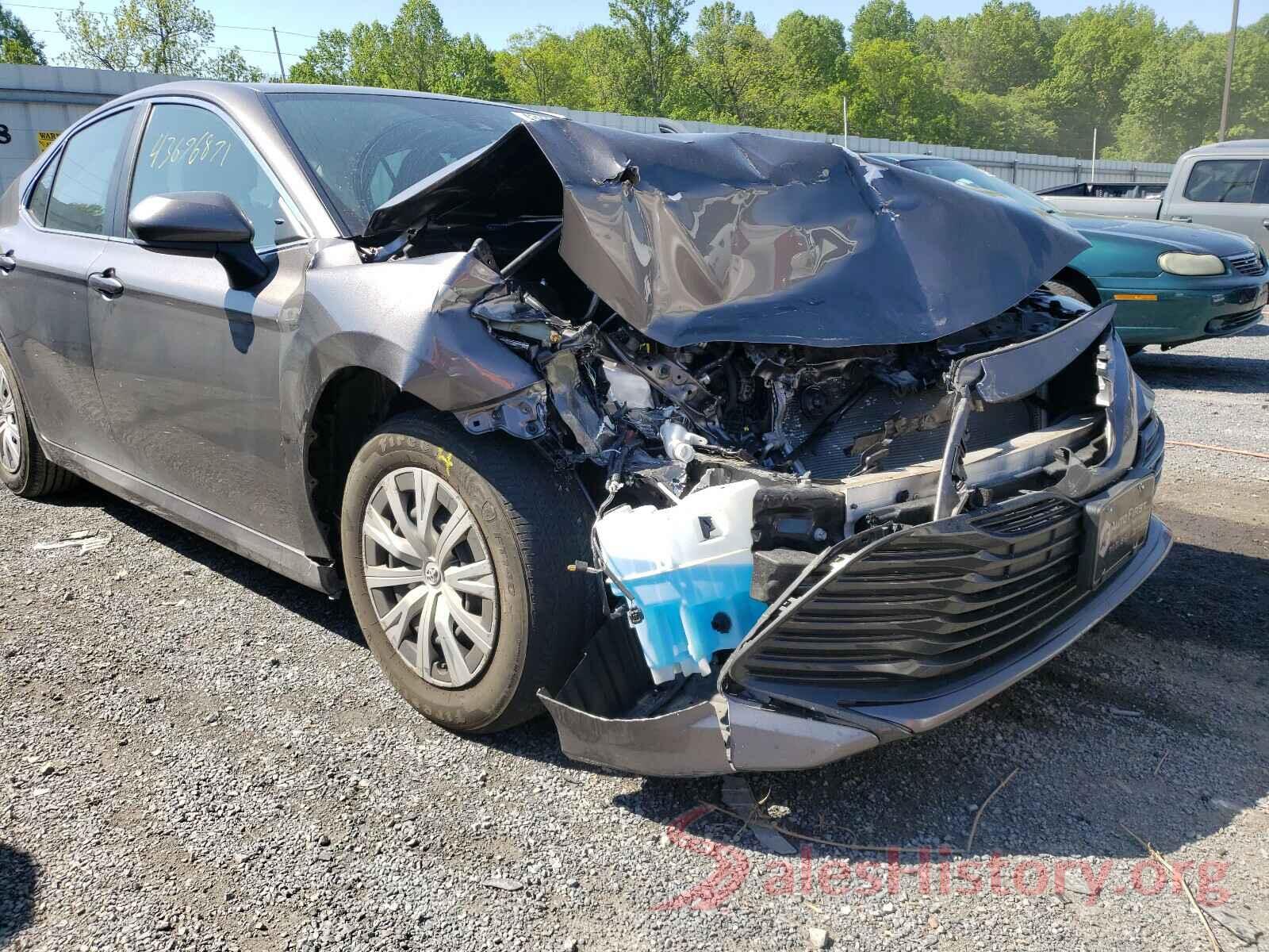 4T1B11HK3KU687824 2019 TOYOTA CAMRY