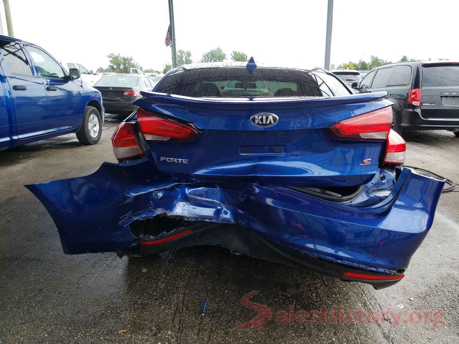 3KPFL4A70JE206996 2018 KIA FORTE