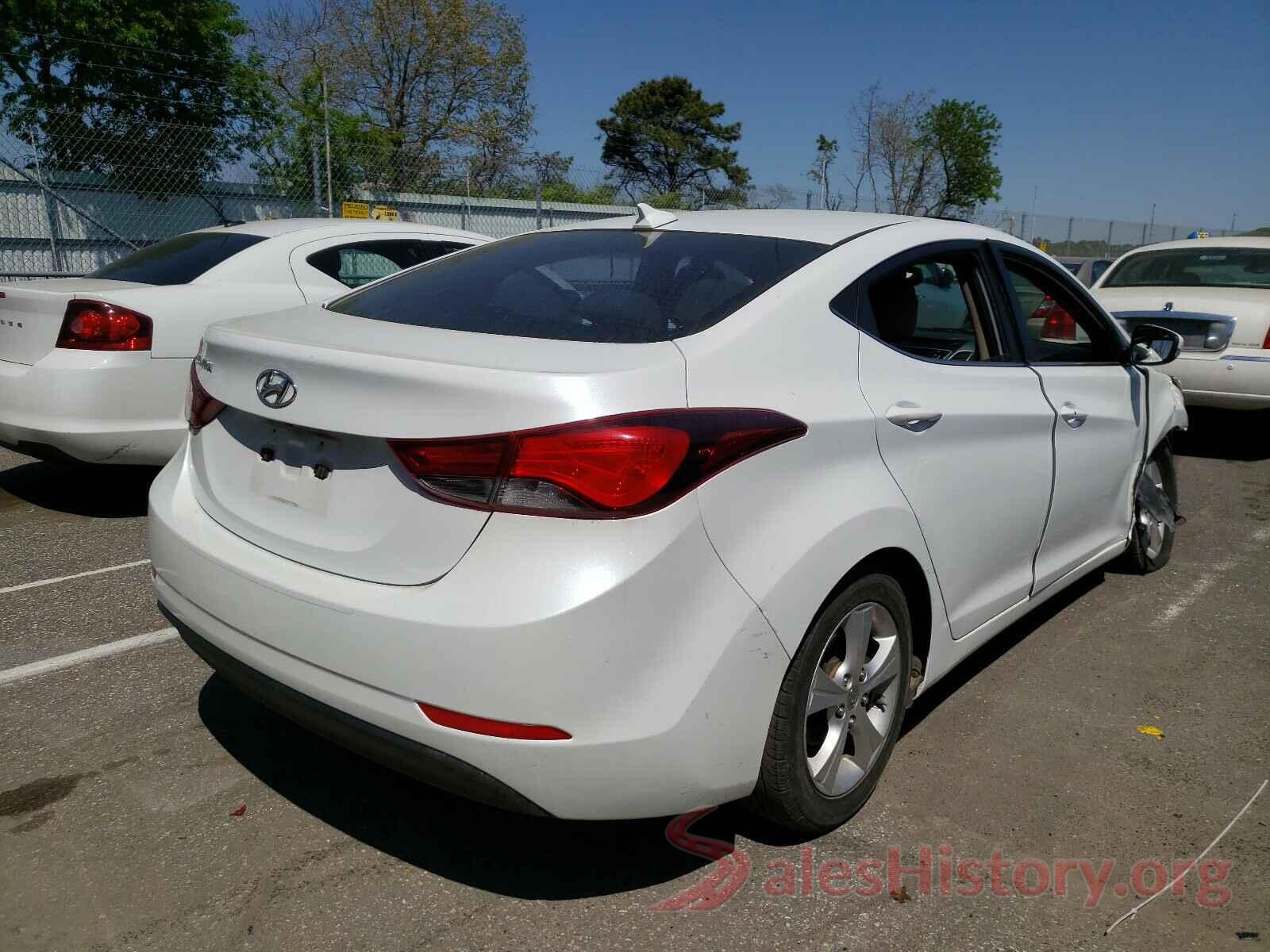 5NPDH4AE8GH753929 2016 HYUNDAI ELANTRA