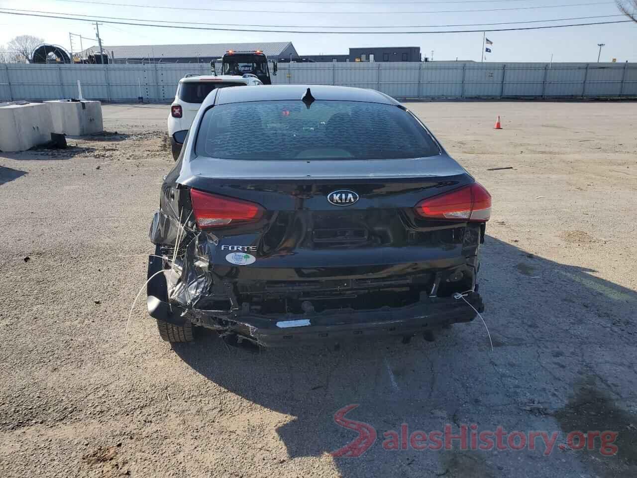 3KPFK4A71JE242408 2018 KIA FORTE