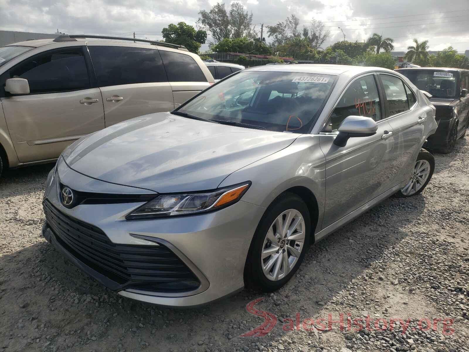 4T1C11AKXMU559811 2021 TOYOTA CAMRY