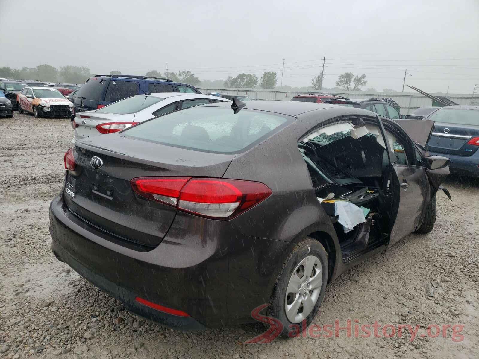 3KPFK4A7XHE018340 2017 KIA FORTE