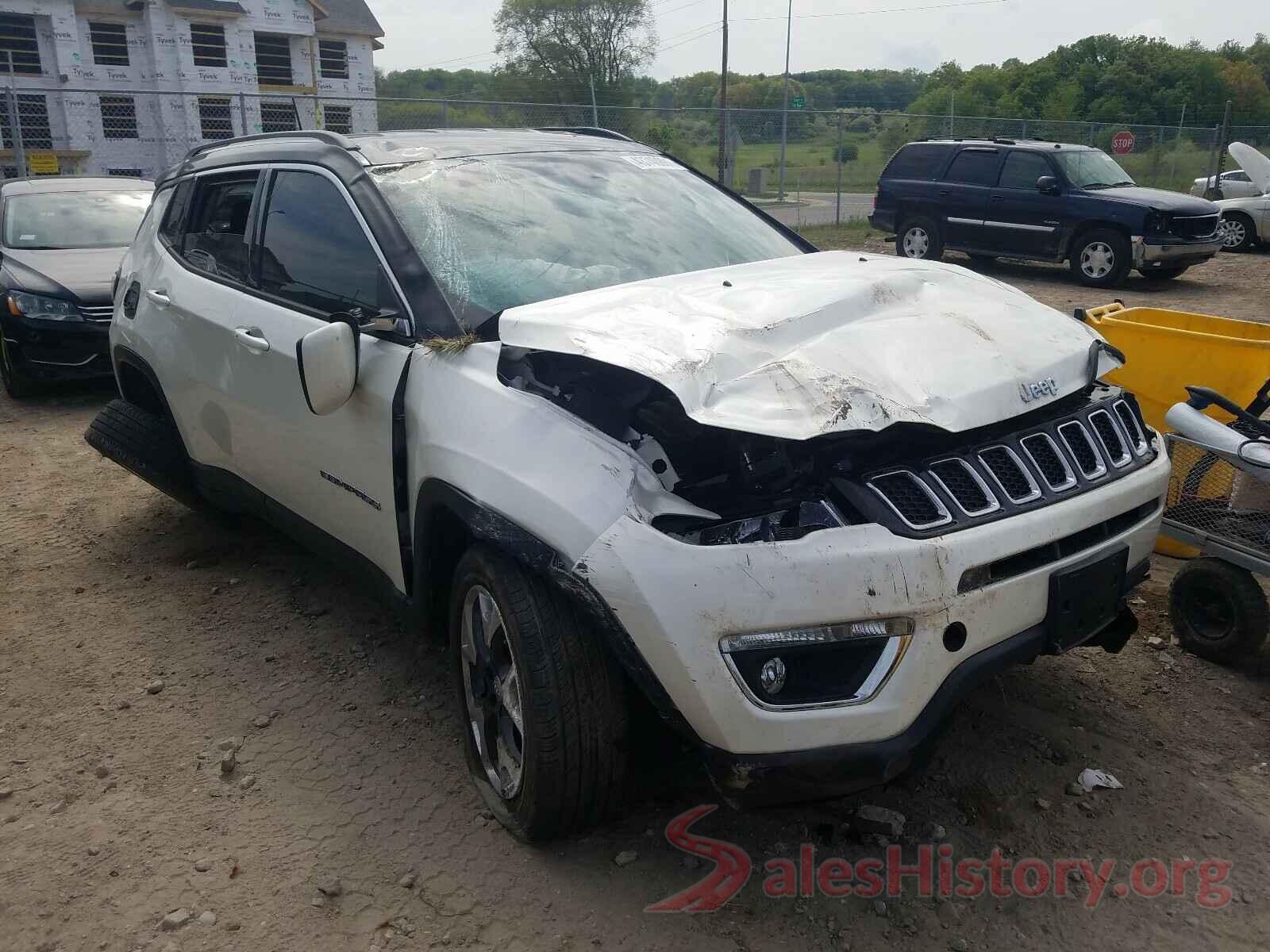 3C4NJDCB1JT250102 2018 JEEP COMPASS