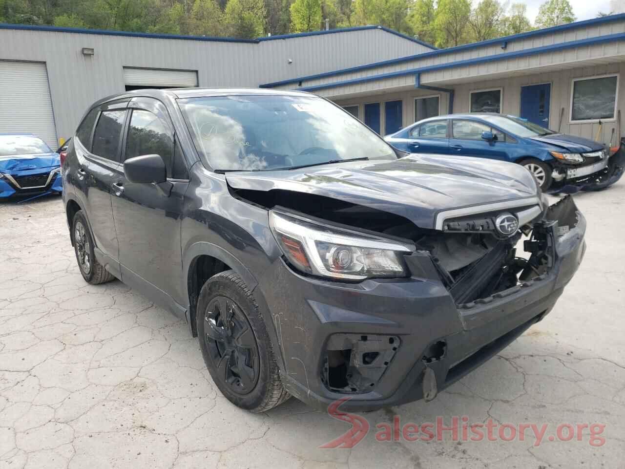 JF2SKAAC8KH401044 2019 SUBARU FORESTER