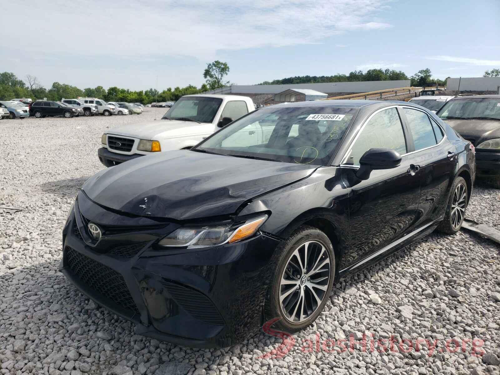 4T1B11HK8JU579617 2018 TOYOTA CAMRY