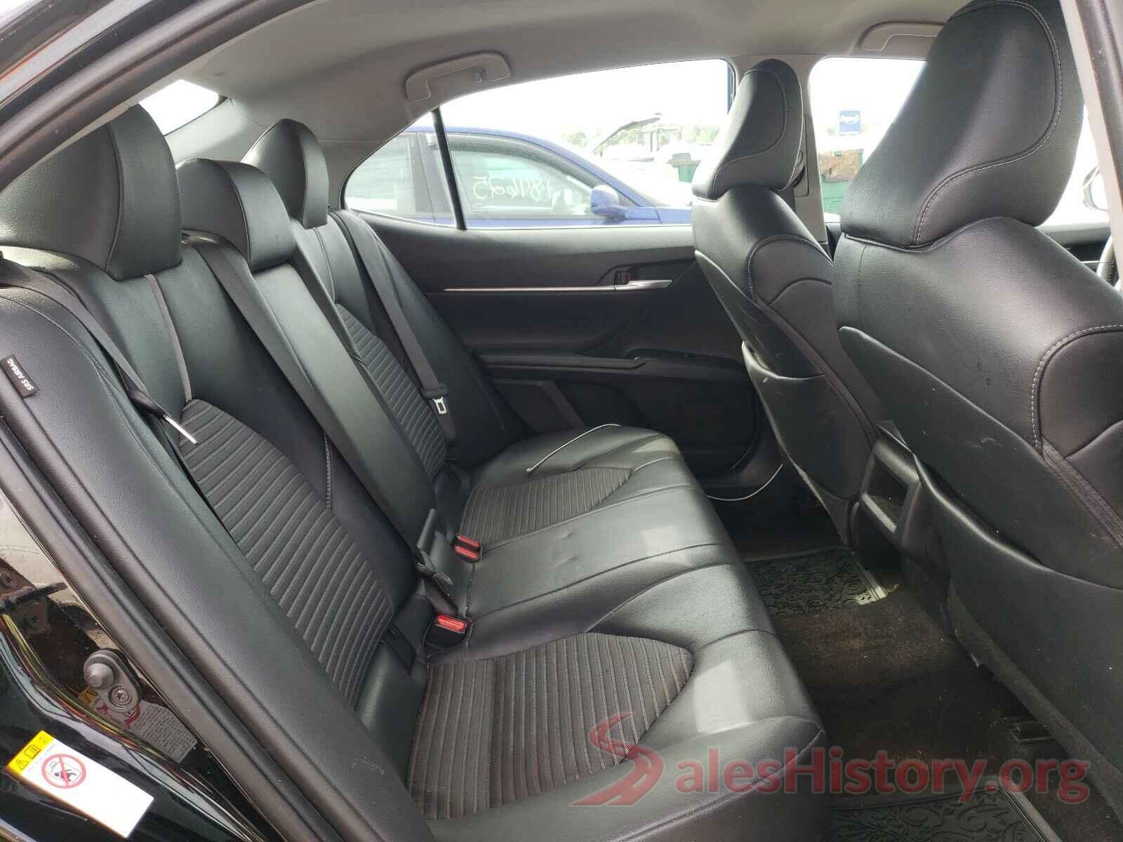 4T1B11HK8JU579617 2018 TOYOTA CAMRY