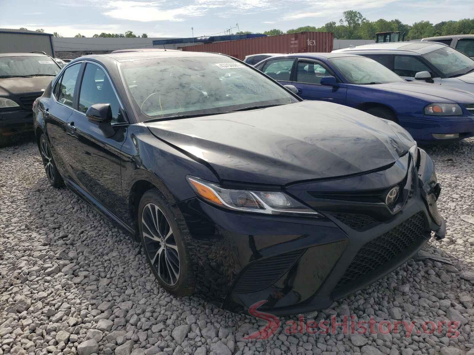 4T1B11HK8JU579617 2018 TOYOTA CAMRY