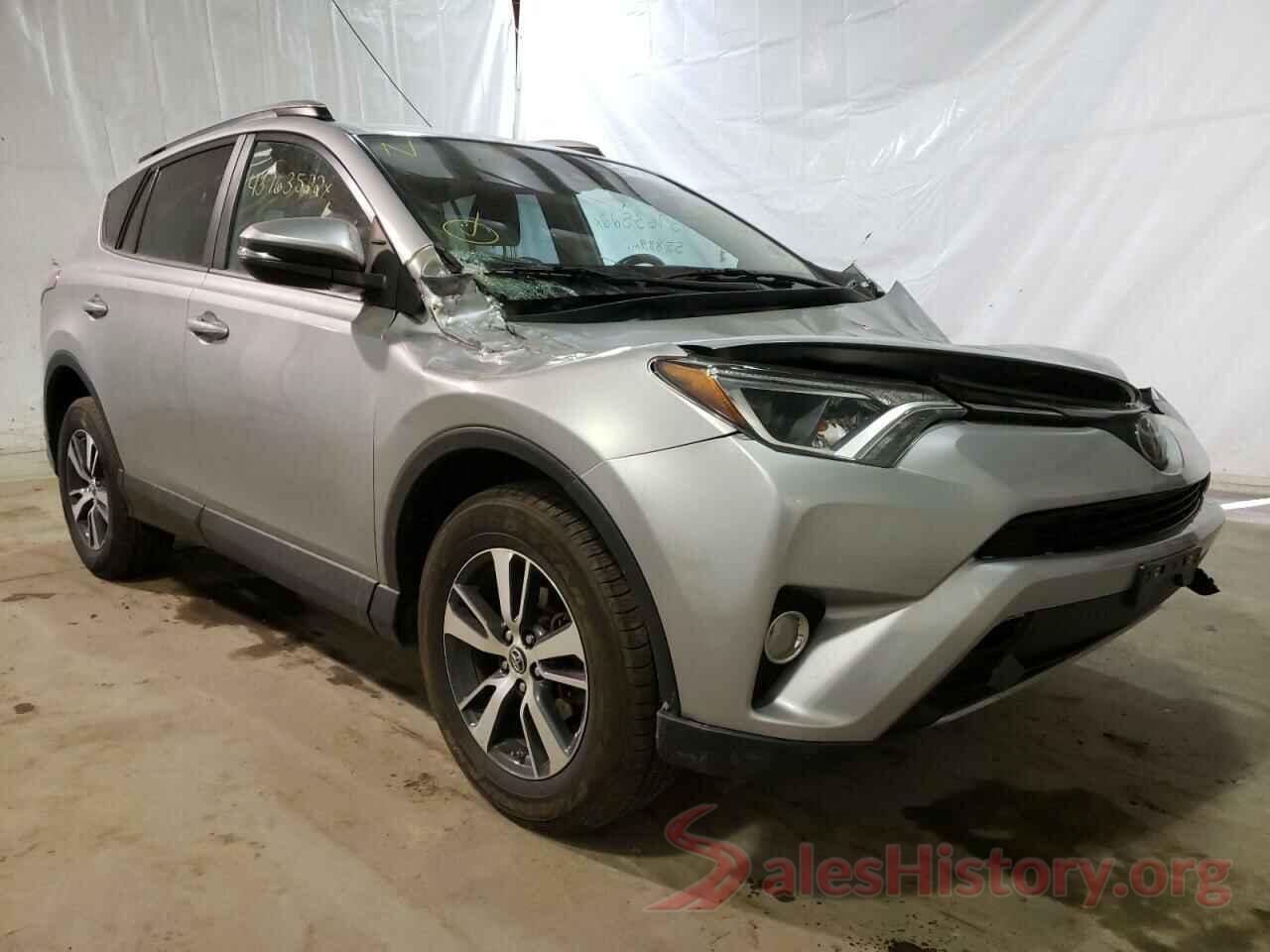 2T3RFREVXJW815995 2018 TOYOTA RAV4