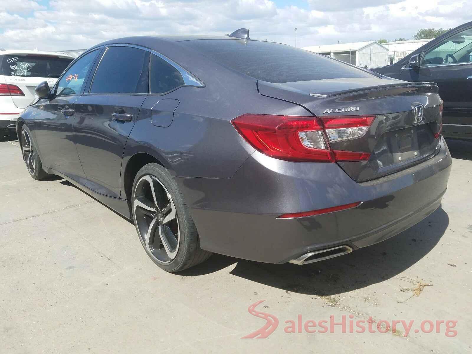 1HGCV1F30JA258828 2018 HONDA ACCORD