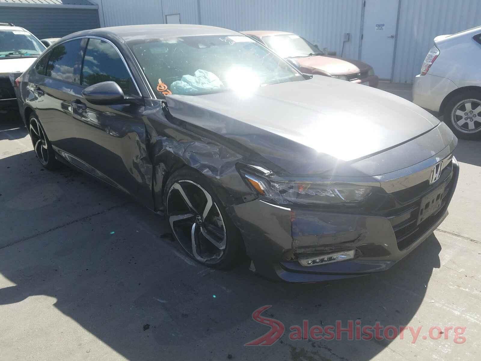 1HGCV1F30JA258828 2018 HONDA ACCORD