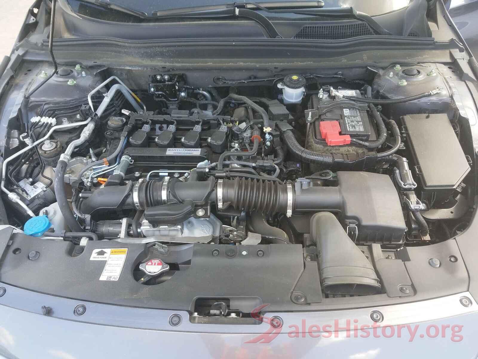 1HGCV1F30JA258828 2018 HONDA ACCORD