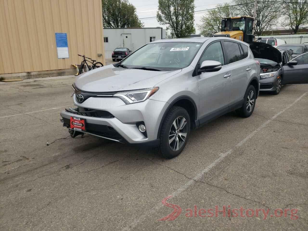 2T3RFREV3JW801971 2018 TOYOTA RAV4