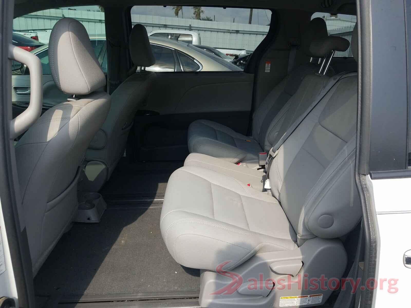 5TDYZ3DC8HS820463 2017 TOYOTA SIENNA