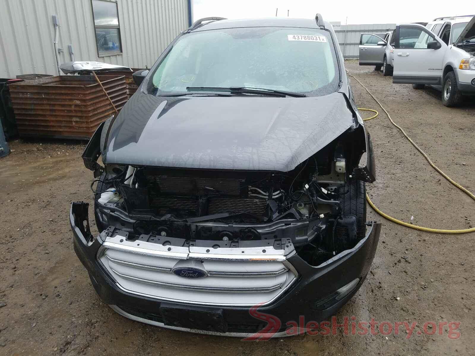 1FMCU9GD2JUA57689 2018 FORD ESCAPE