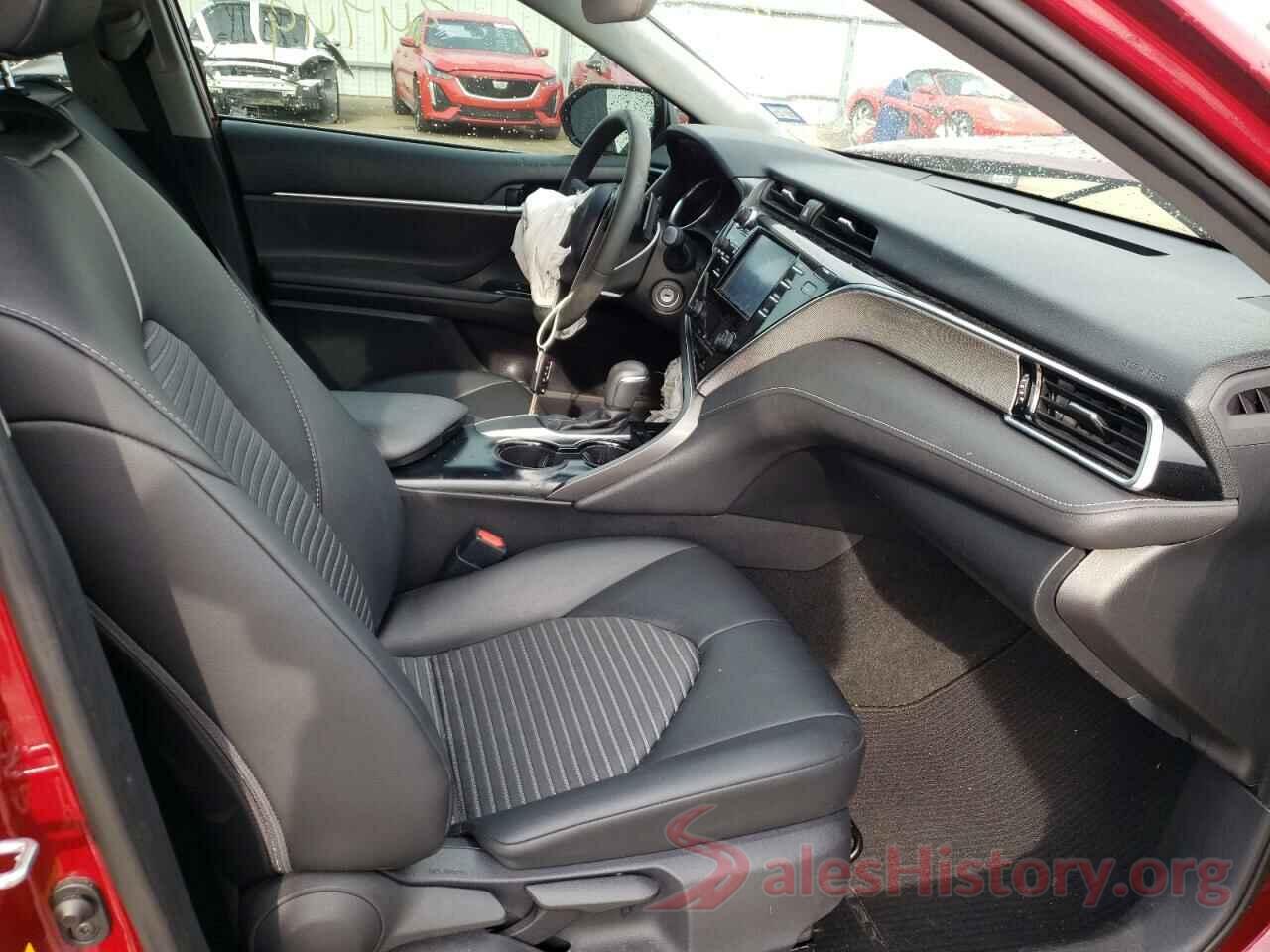 4T1B11HK0JU585637 2018 TOYOTA CAMRY