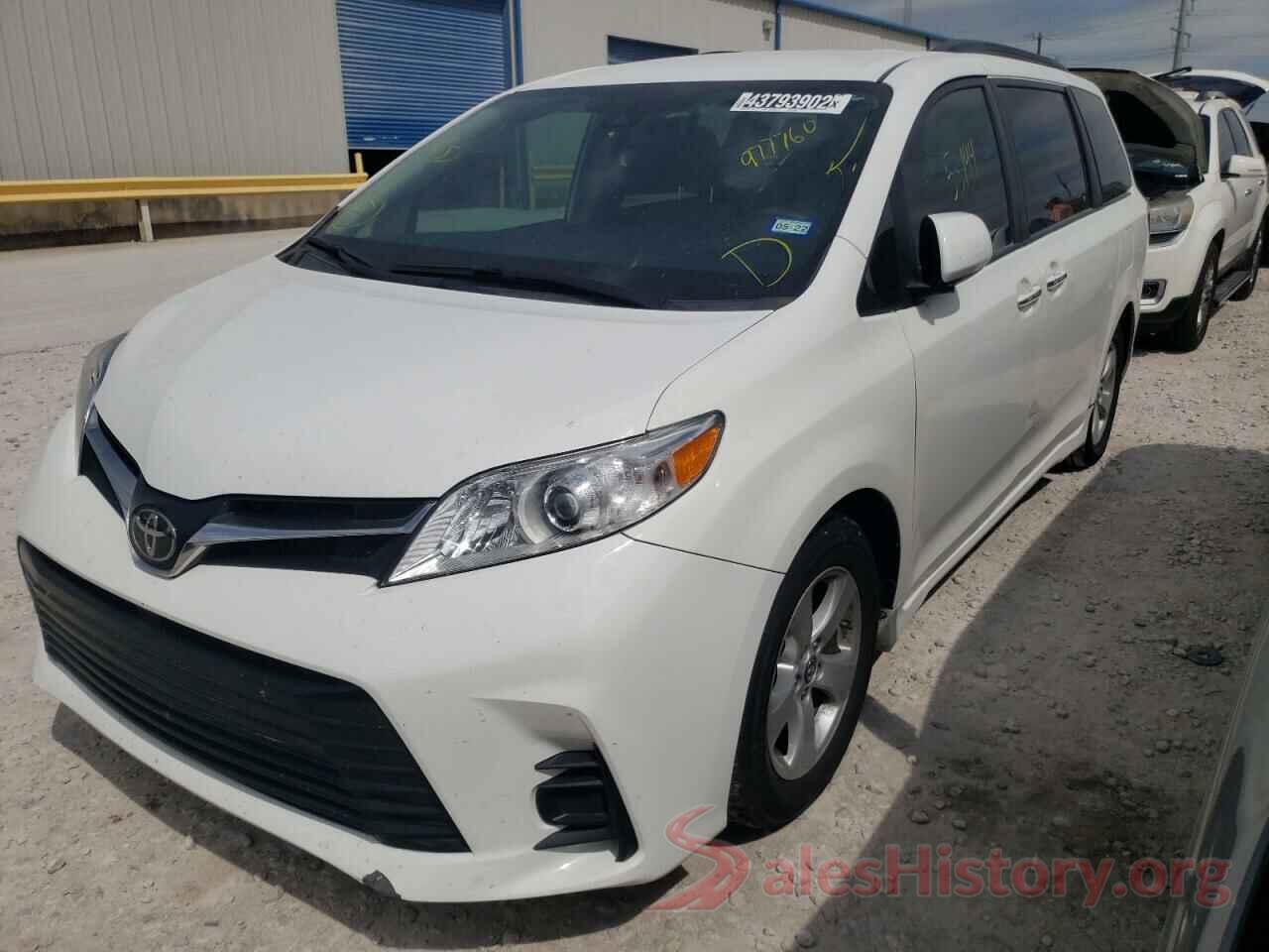 5TDKZ3DC2KS977760 2019 TOYOTA SIENNA