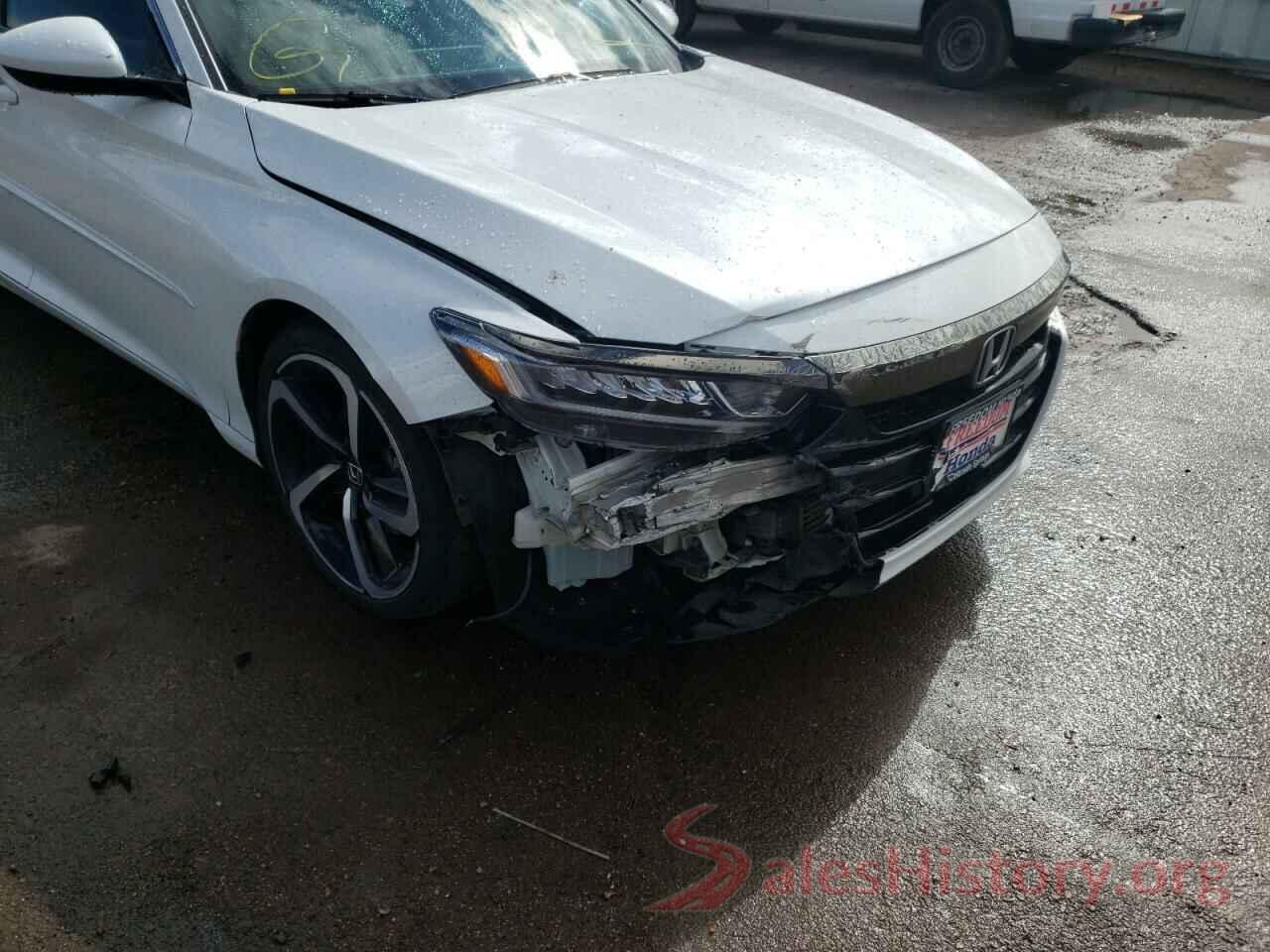 1HGCV2E32JA049243 2018 HONDA ACCORD