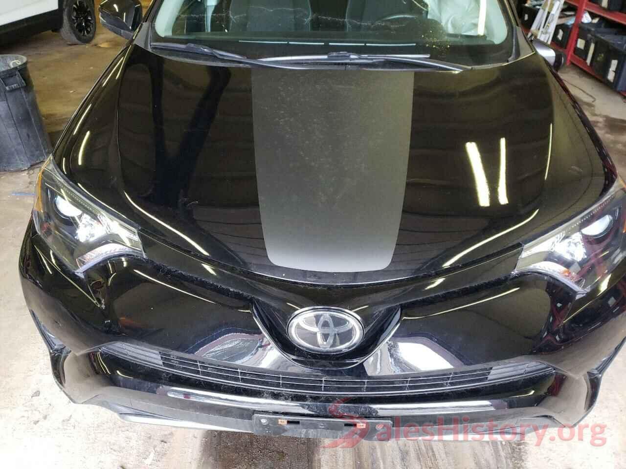 2T3RFREV3JW787618 2018 TOYOTA RAV4