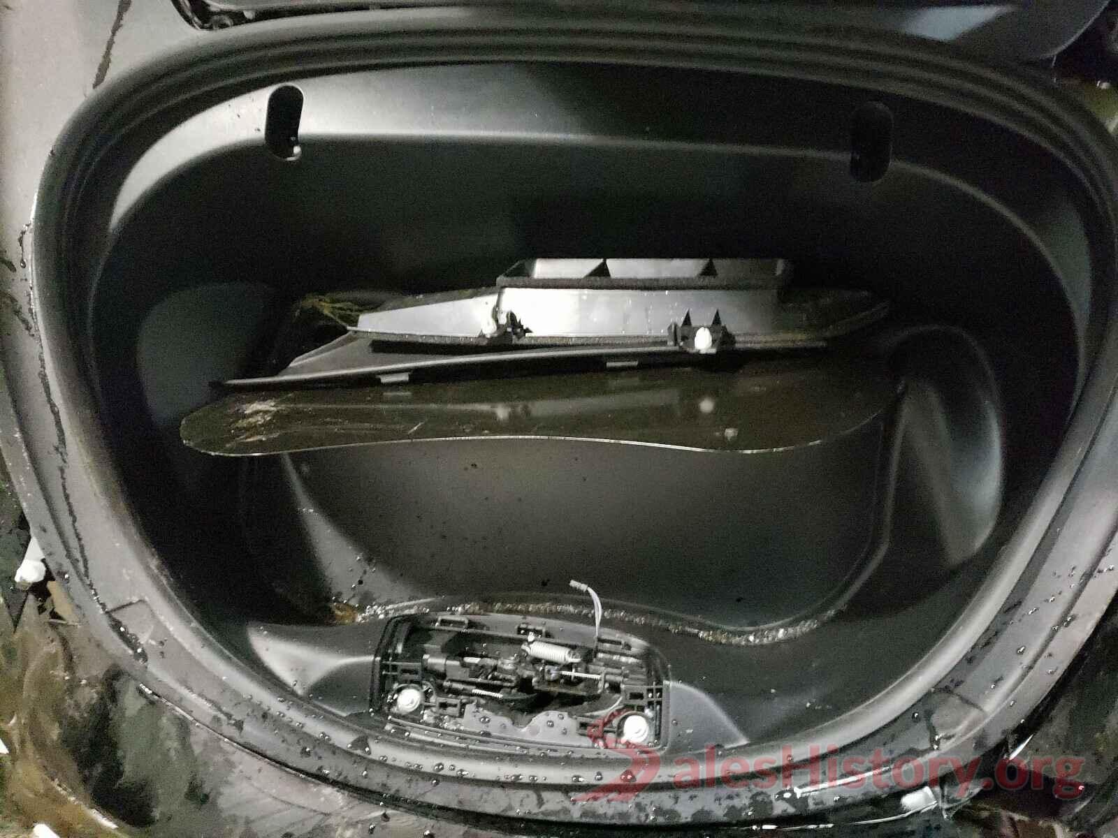 5YJ3E1EB1JF180929 2018 TESLA MODEL 3